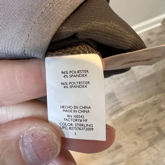 Daisy Fuentes Pewter Long Sleeve shirt with Peplum detail Size L LIKE NEW - Picture 7 of 7